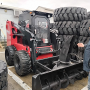 Отгрузка погрузчика с бортовым поворотом Quadtrac SSL120